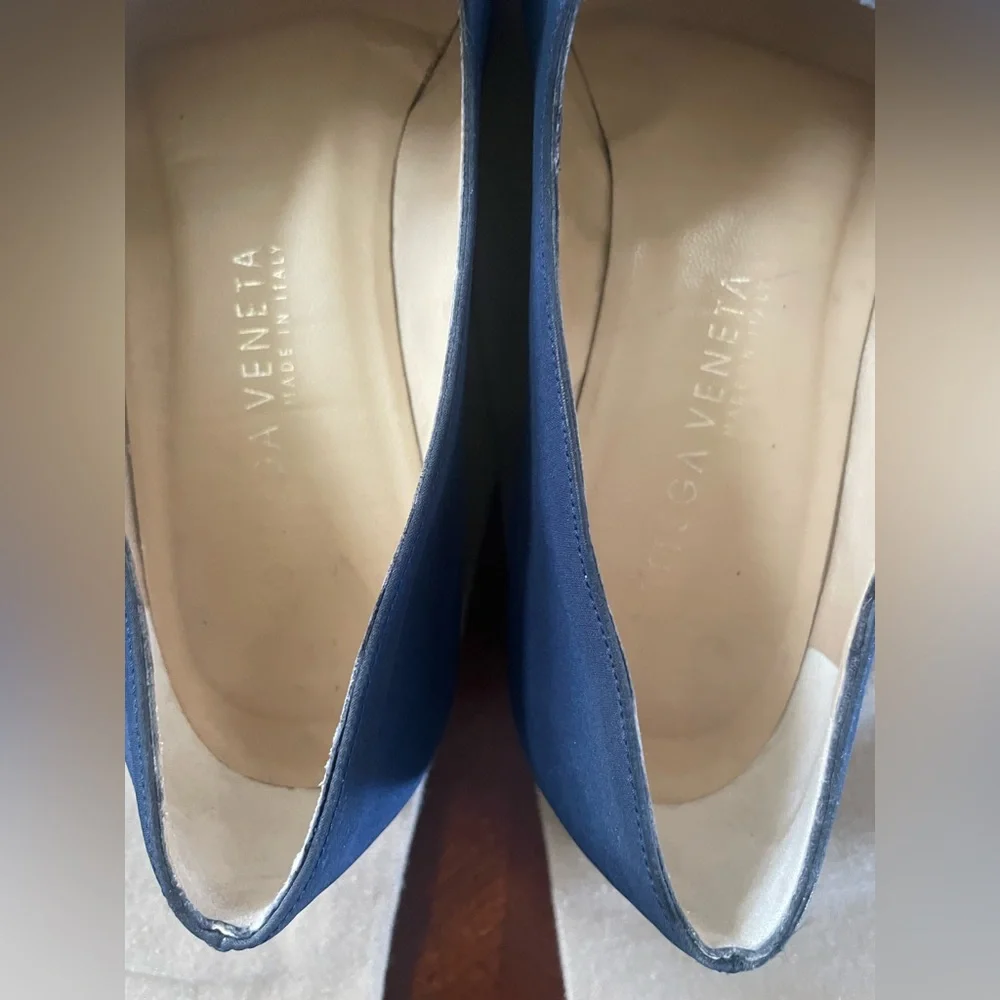 Bottega Veneta Navy Suede Loafers, Made in Italy, Size 6.5 - Picture 4 of 8